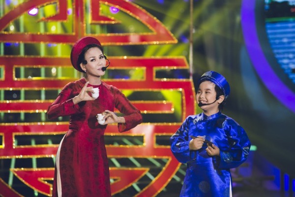 GMTQ nh&iacute;: Cặp đ&ocirc;i ngoại quốc v&eacute;n &aacute;o "khoe body" Bi (Rain) 4